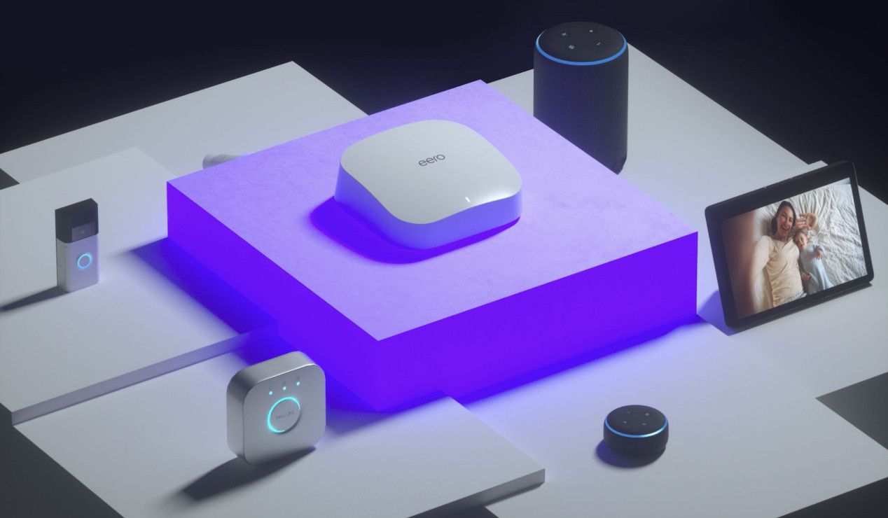 eero and amazon products displayed on a plataform